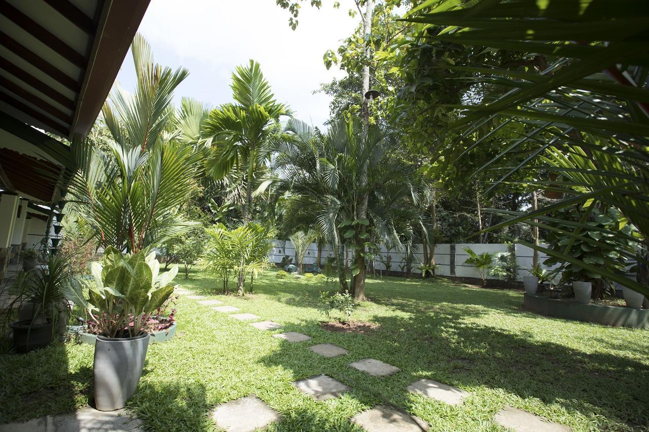 Hotel Avendra Garden Monaragala Exterior foto