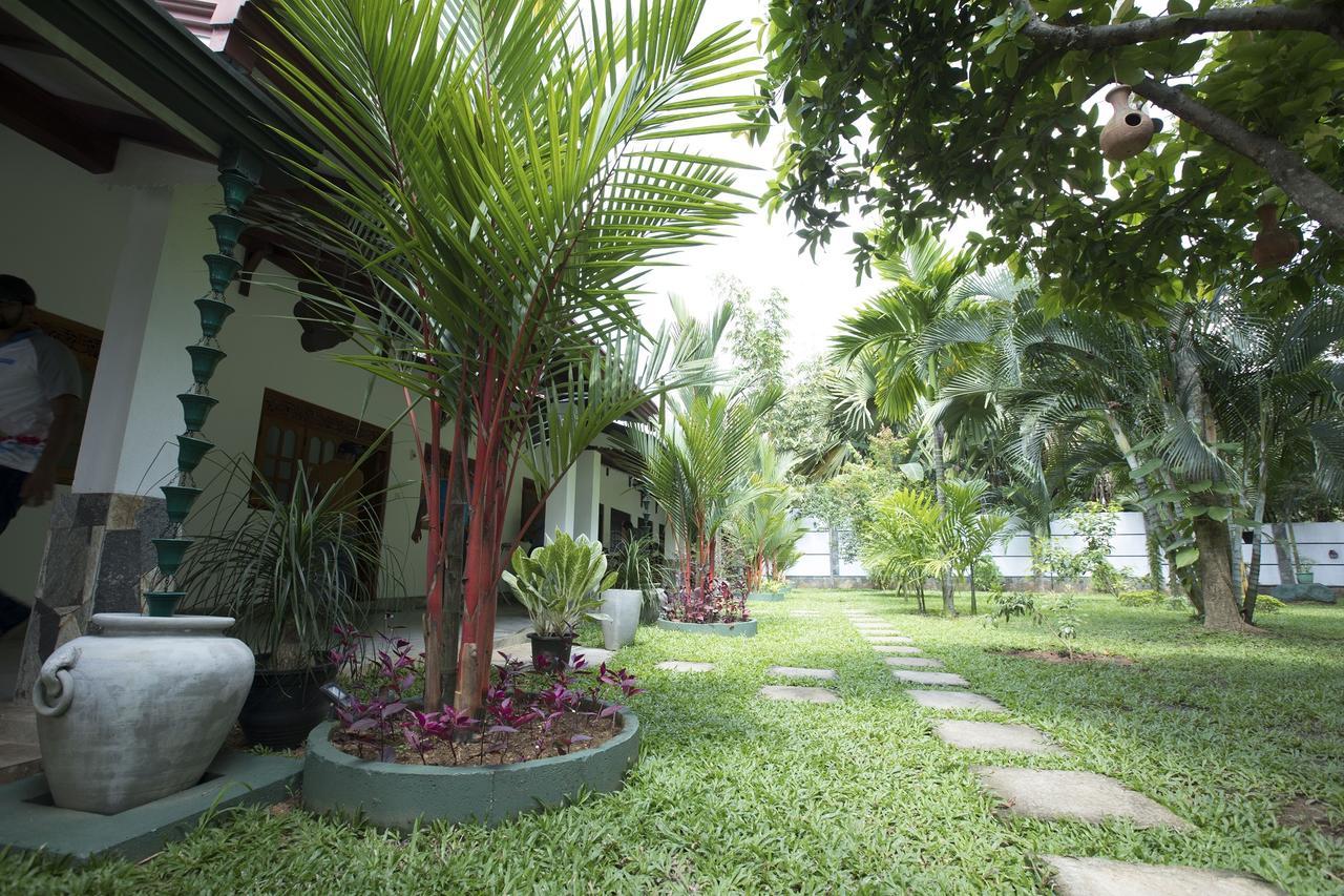 Hotel Avendra Garden Monaragala Exterior foto